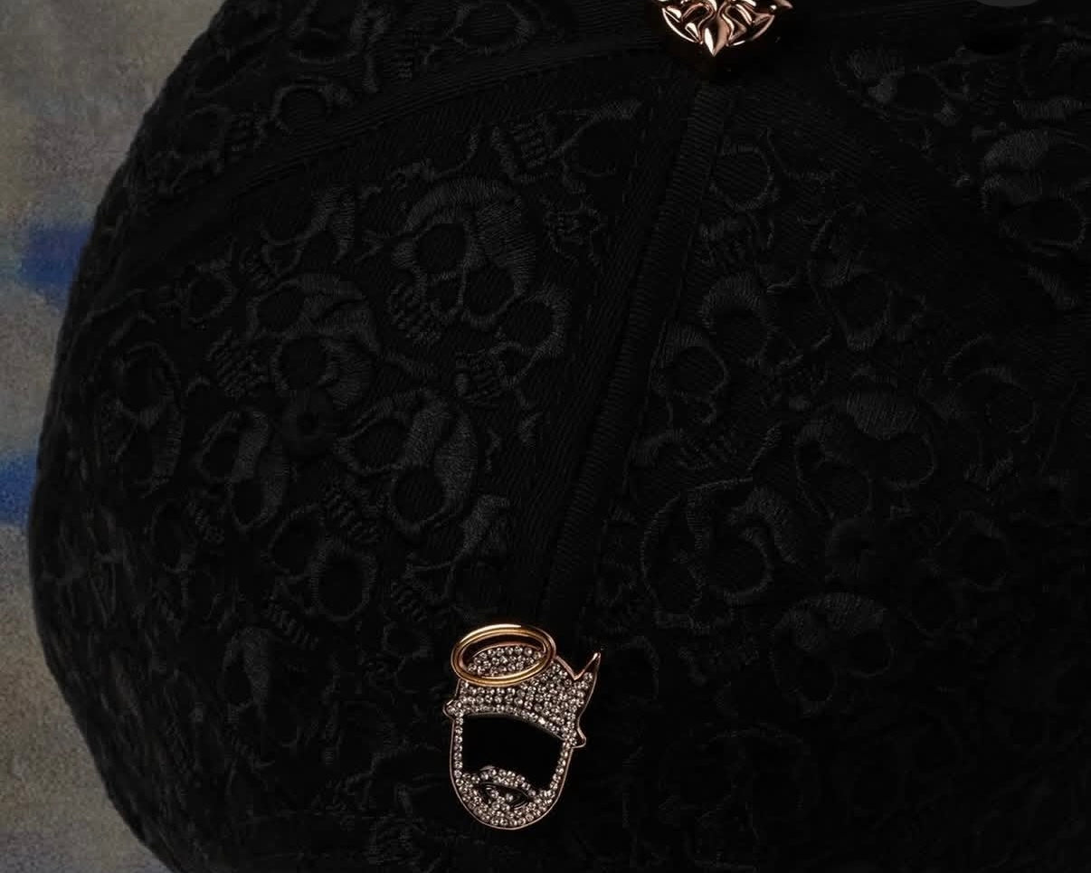 Barbas BBB Hand Skull